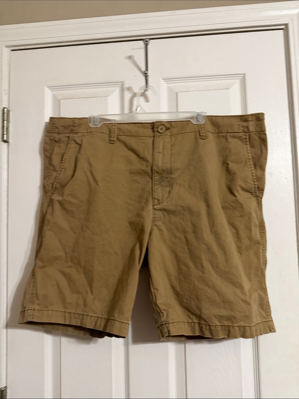 Old Navy Men's Tan Flat-Front Cotton Shorts